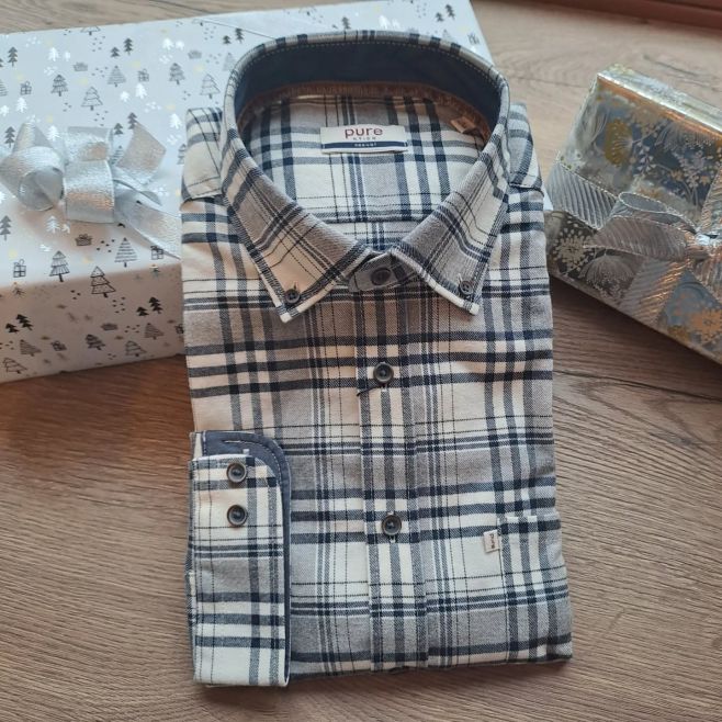 Zima už se hlásí o slovo, sníh padá a u Kravaťáka se to hemží dárky. 🎁 Flanelky jsou teď absolutní zimní must-have –...